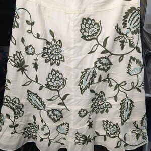 Ann Taylor White w/ Green & Blue Flowers Size 6